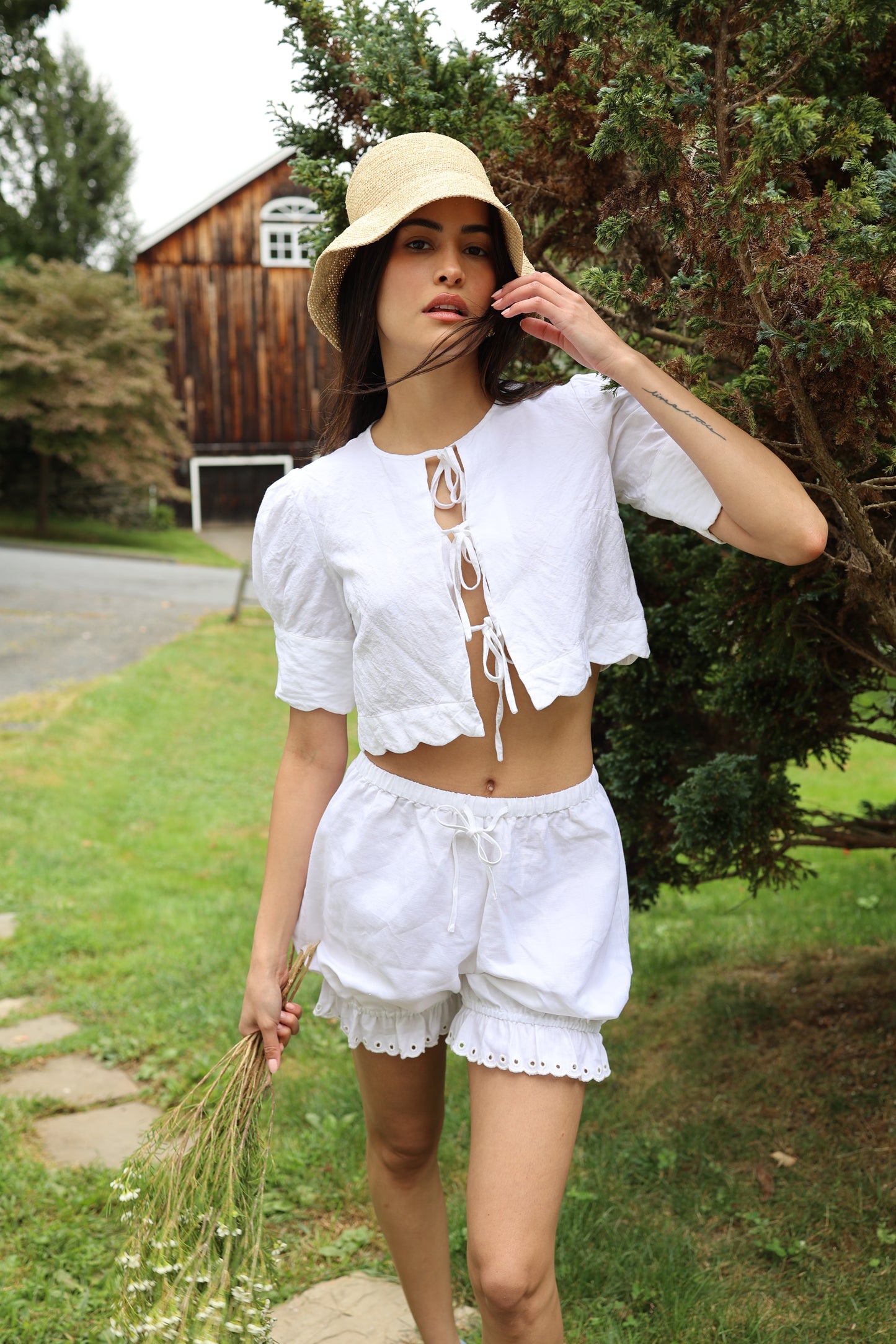 Scalloped Top White