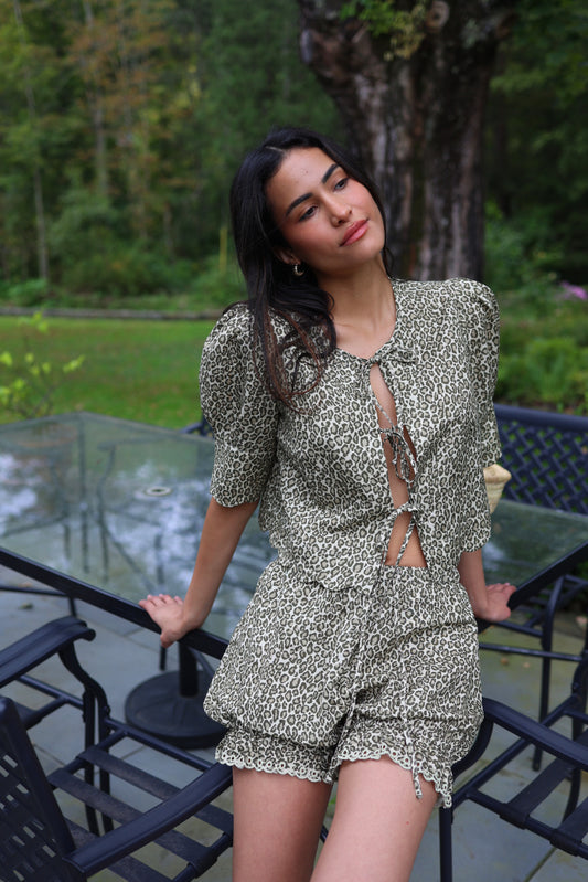 Scalloped Top Leopard