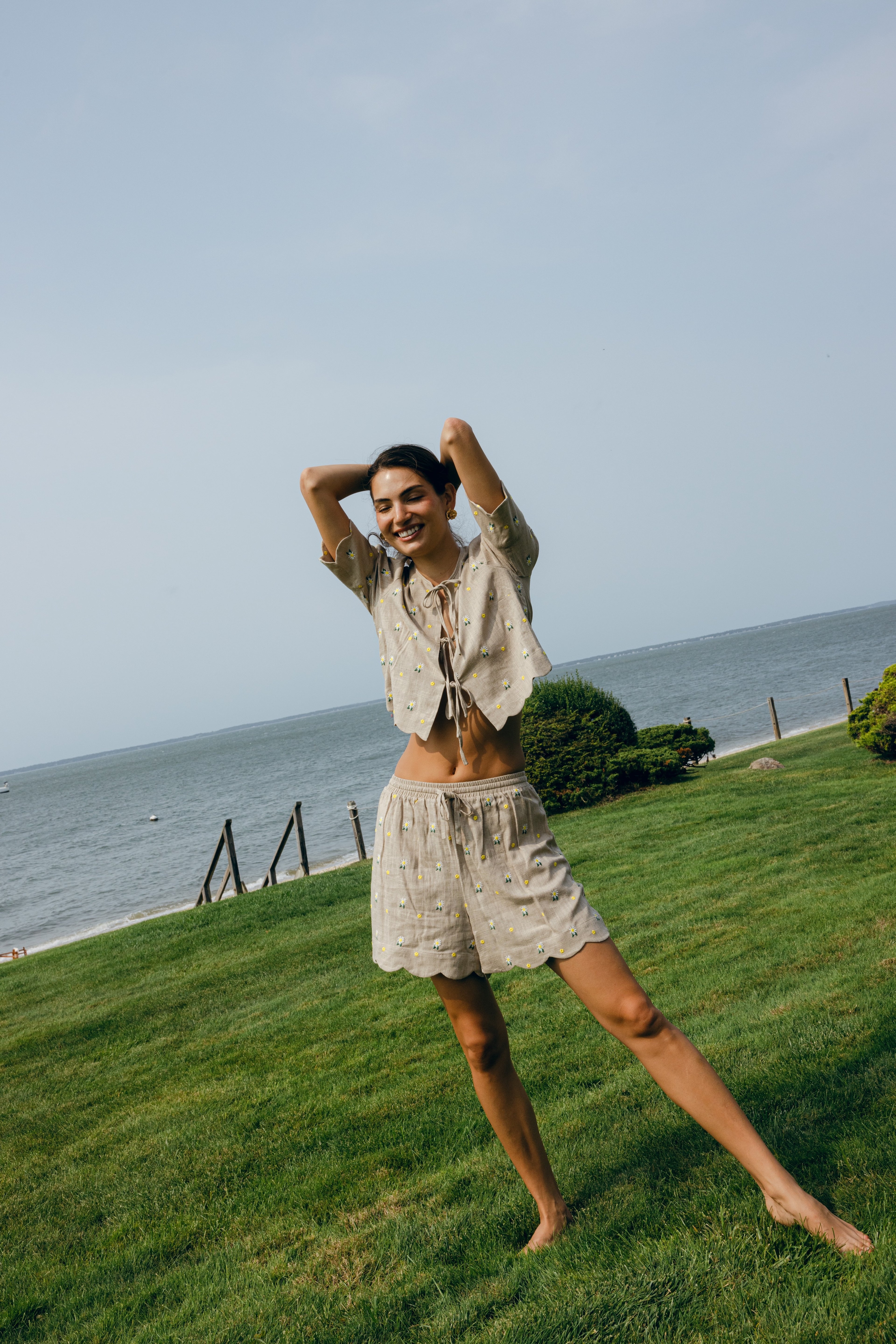 Brig Short Embroidered Daisy