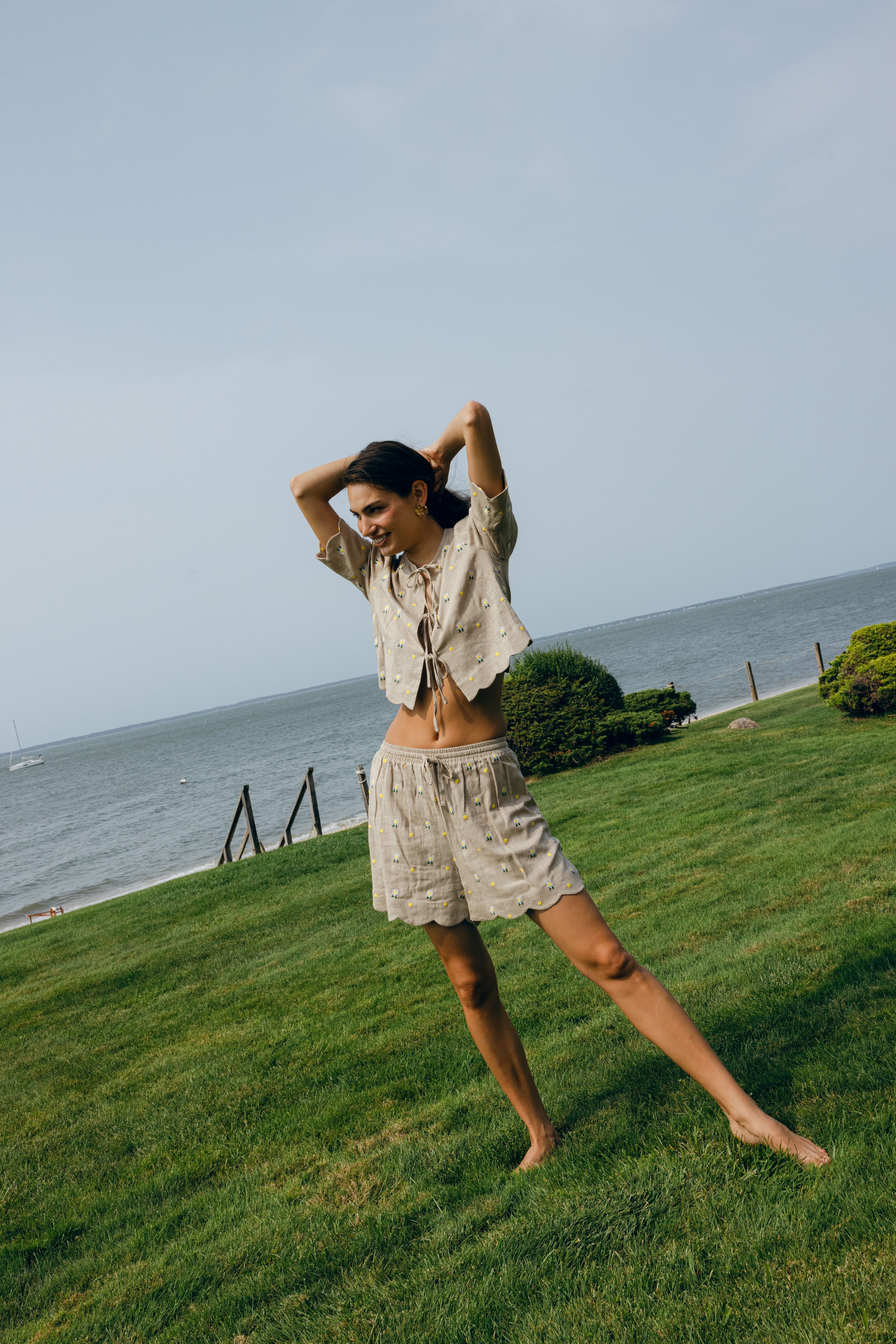 Brig Short Embroidered Daisy